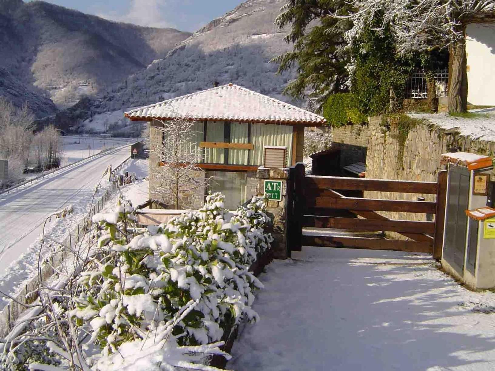 Apartamentos Rurales El Lleron Касо Экстерьер фото